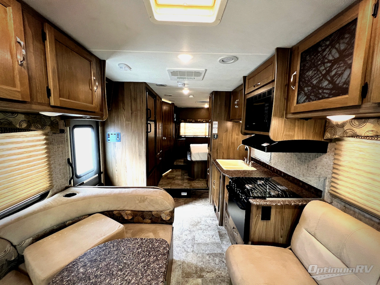 2018 Coachmen Freelander 26RS Ford 350 Photo 5