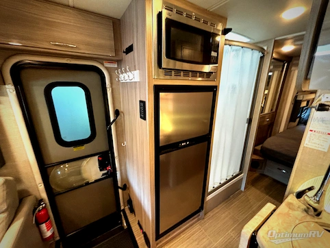 2021 Thor Tiburon Sprinter 24RW RV Photo 3