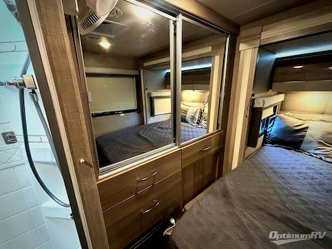 2021 Thor Tiburon Sprinter 24RW RV Photo 4
