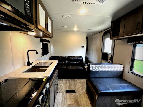2022 Prime Time Avenger 26BK RV Photo 4