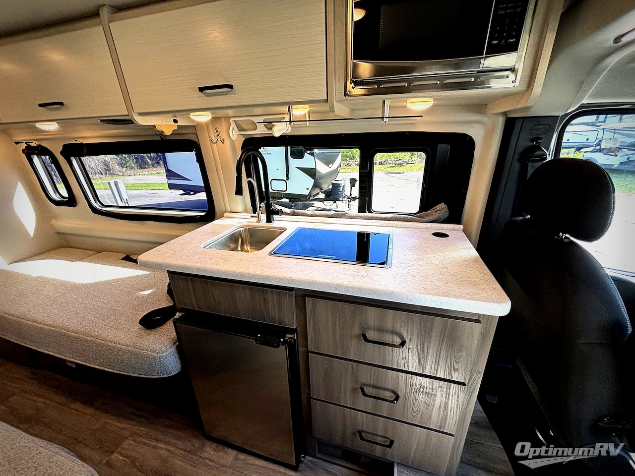 2025 Thor Dazzle 2LB Photo 10