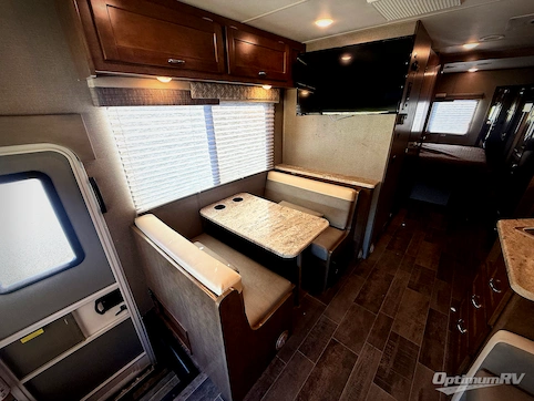 2018 Winnebago Intent 29L RV Photo 2