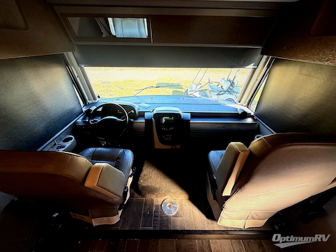 2018 Winnebago Intent 29L RV Photo 4