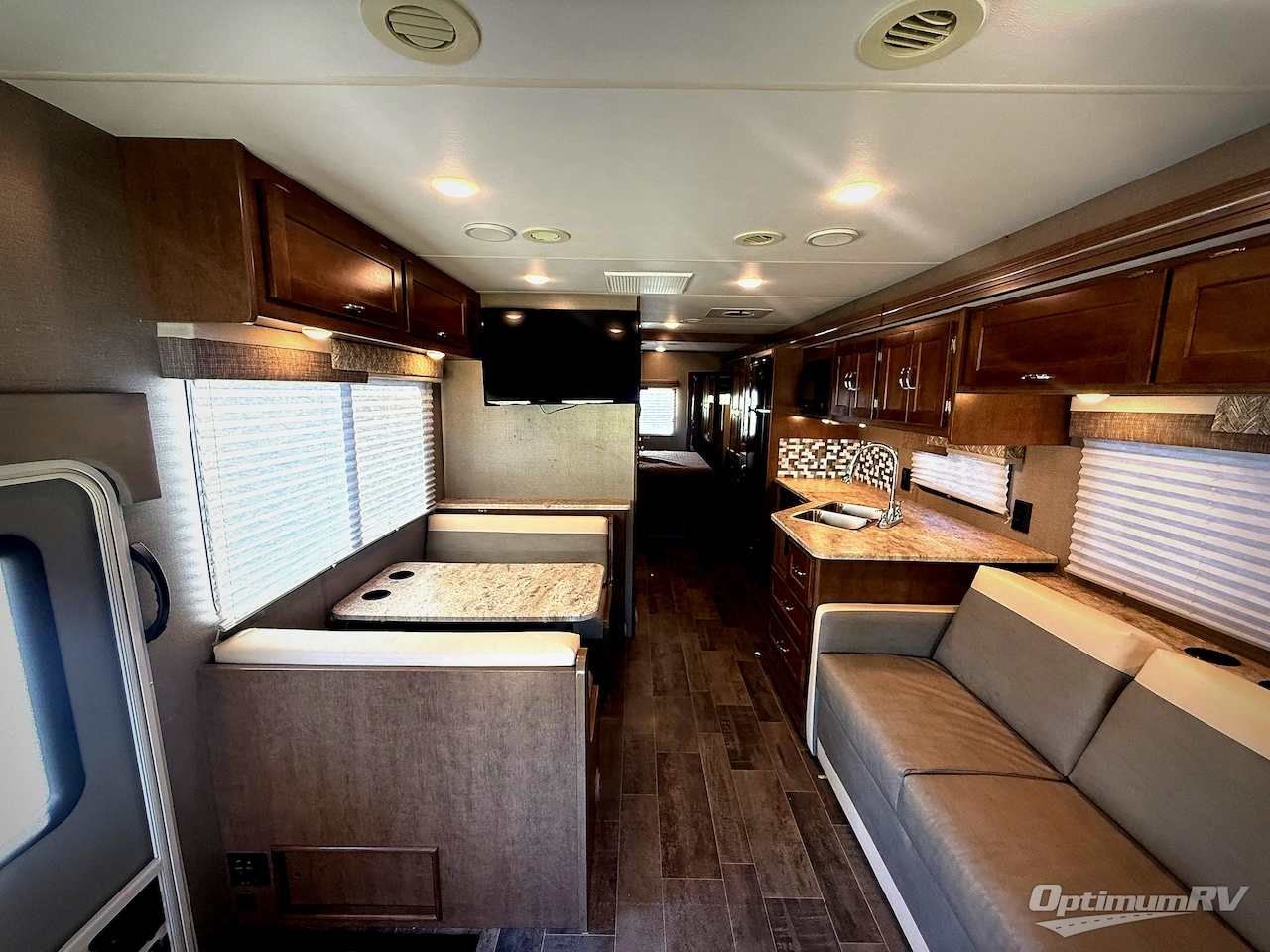 2018 Winnebago Intent 29L Photo 4