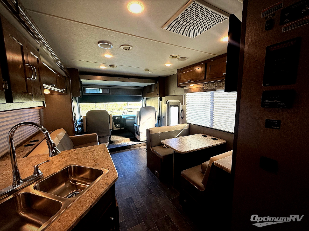 2018 Winnebago Intent 29L Photo 5