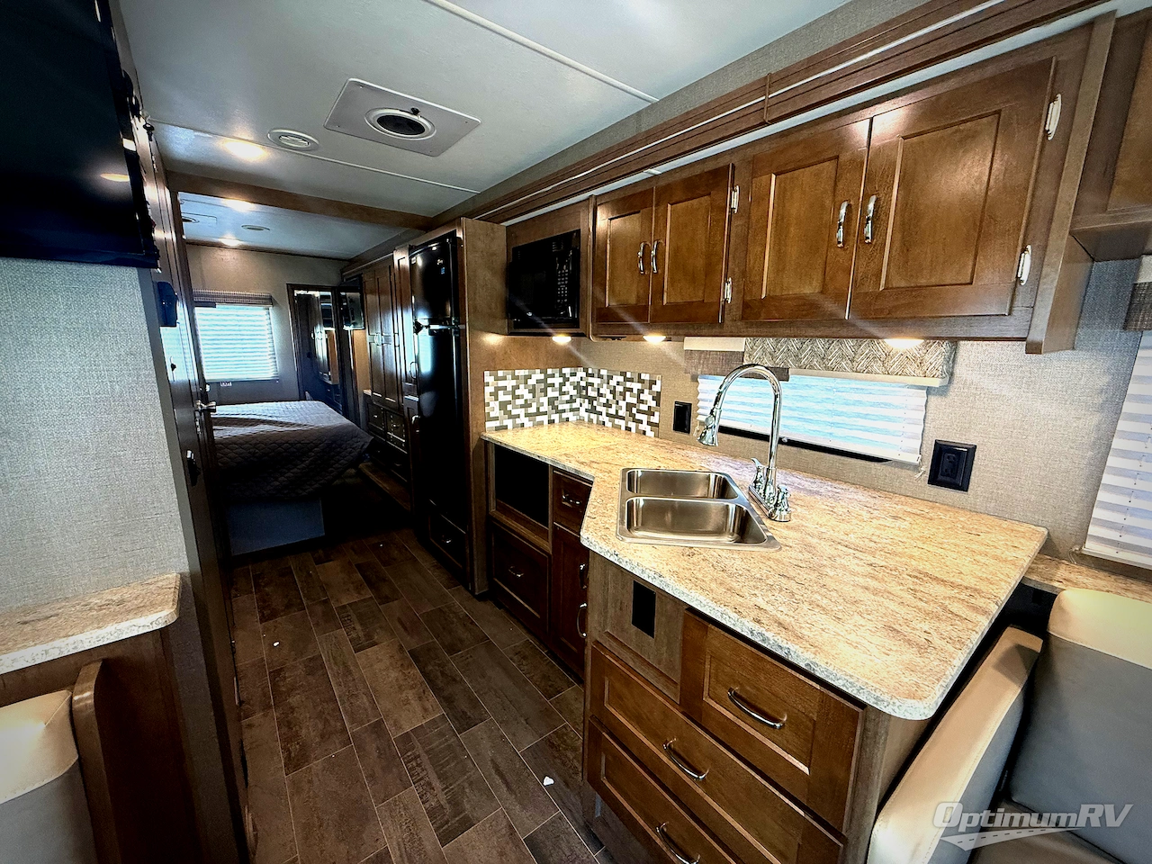 2018 Winnebago Intent 29L Photo 8