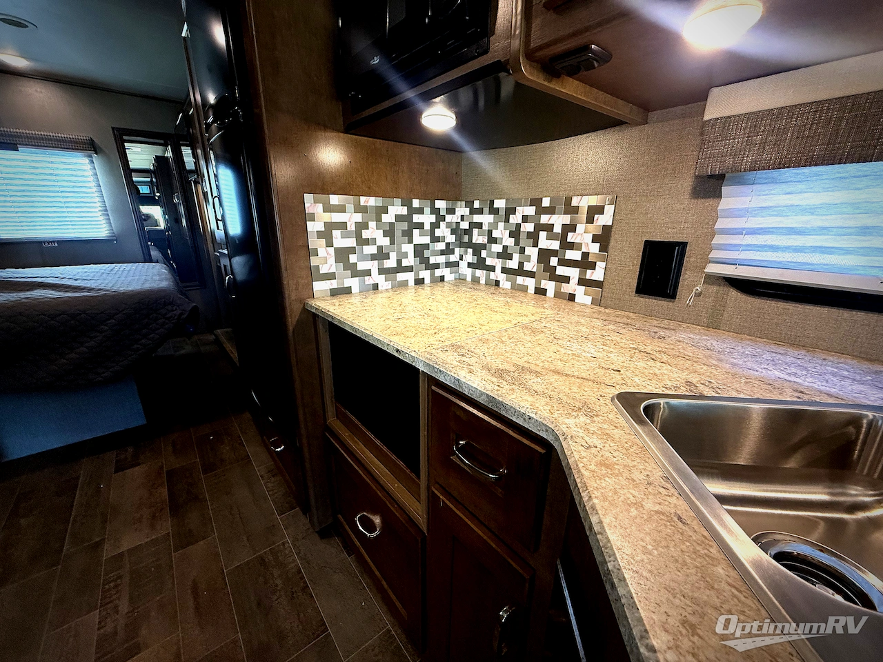 2018 Winnebago Intent 29L Photo 11