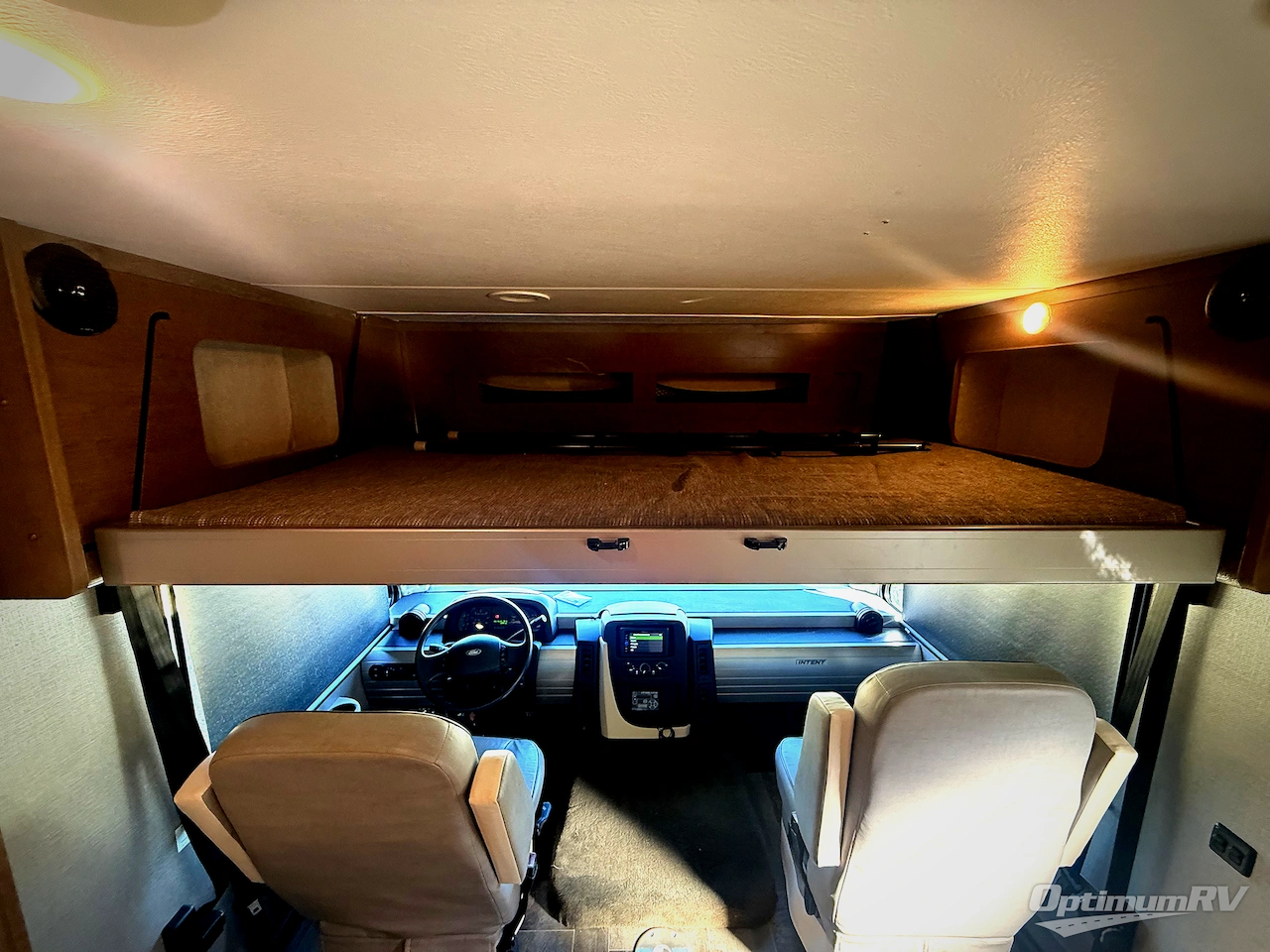 2018 Winnebago Intent 29L Photo 18