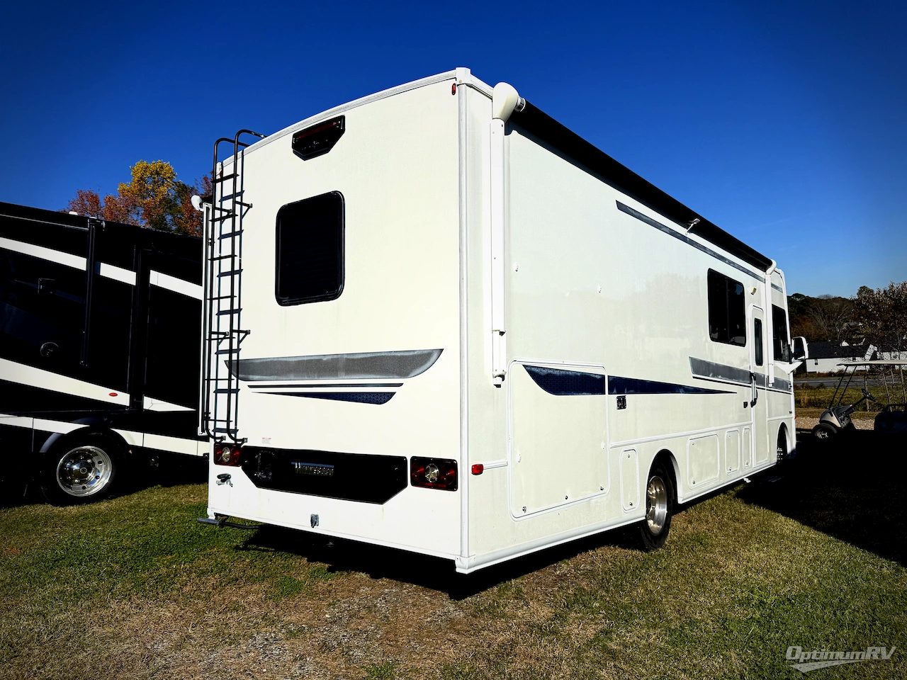 2018 Winnebago Intent 29L Photo 2
