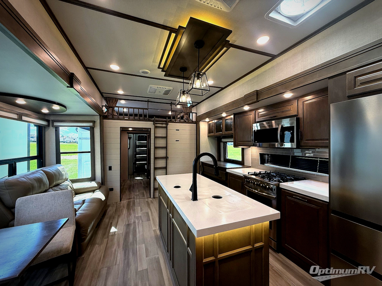 2023 Grand Design Solitude 391DL Photo 4