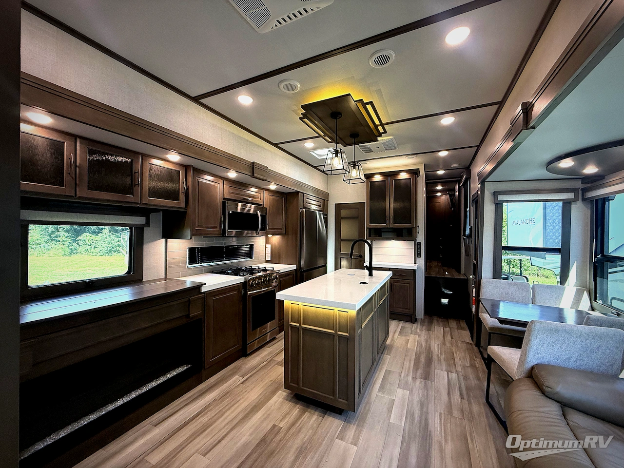 2023 Grand Design Solitude 391DL Photo 5