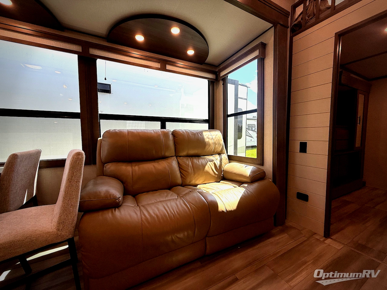 2023 Grand Design Solitude 391DL Photo 7