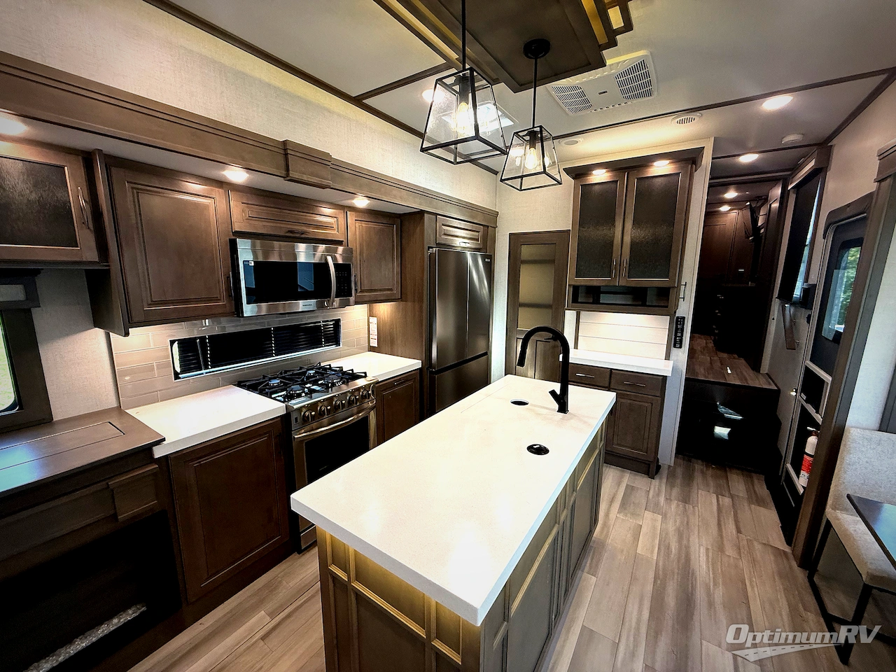2023 Grand Design Solitude 391DL Photo 9