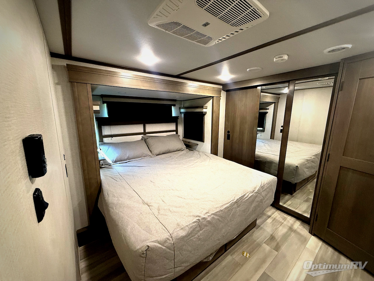 2023 Grand Design Solitude 391DL Photo 20
