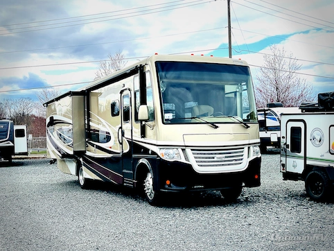 Used 2017 Newmar Bay Star 3306 Featured Photo