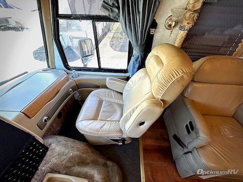 1999 Fleetwood Pace Arrow 36Z RV Photo 3