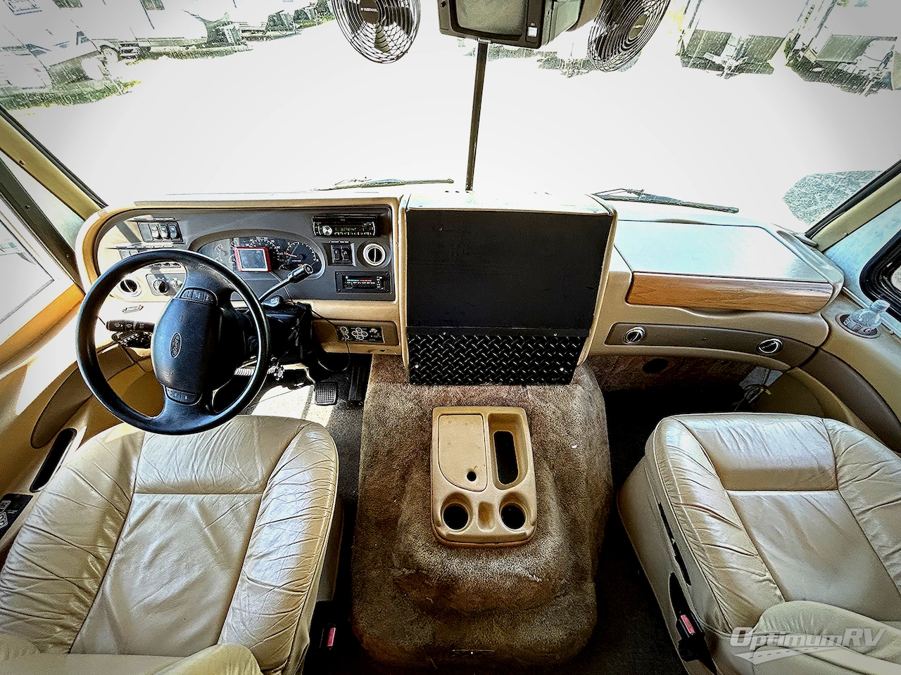 1999 Fleetwood Pace Arrow 36Z Photo 8