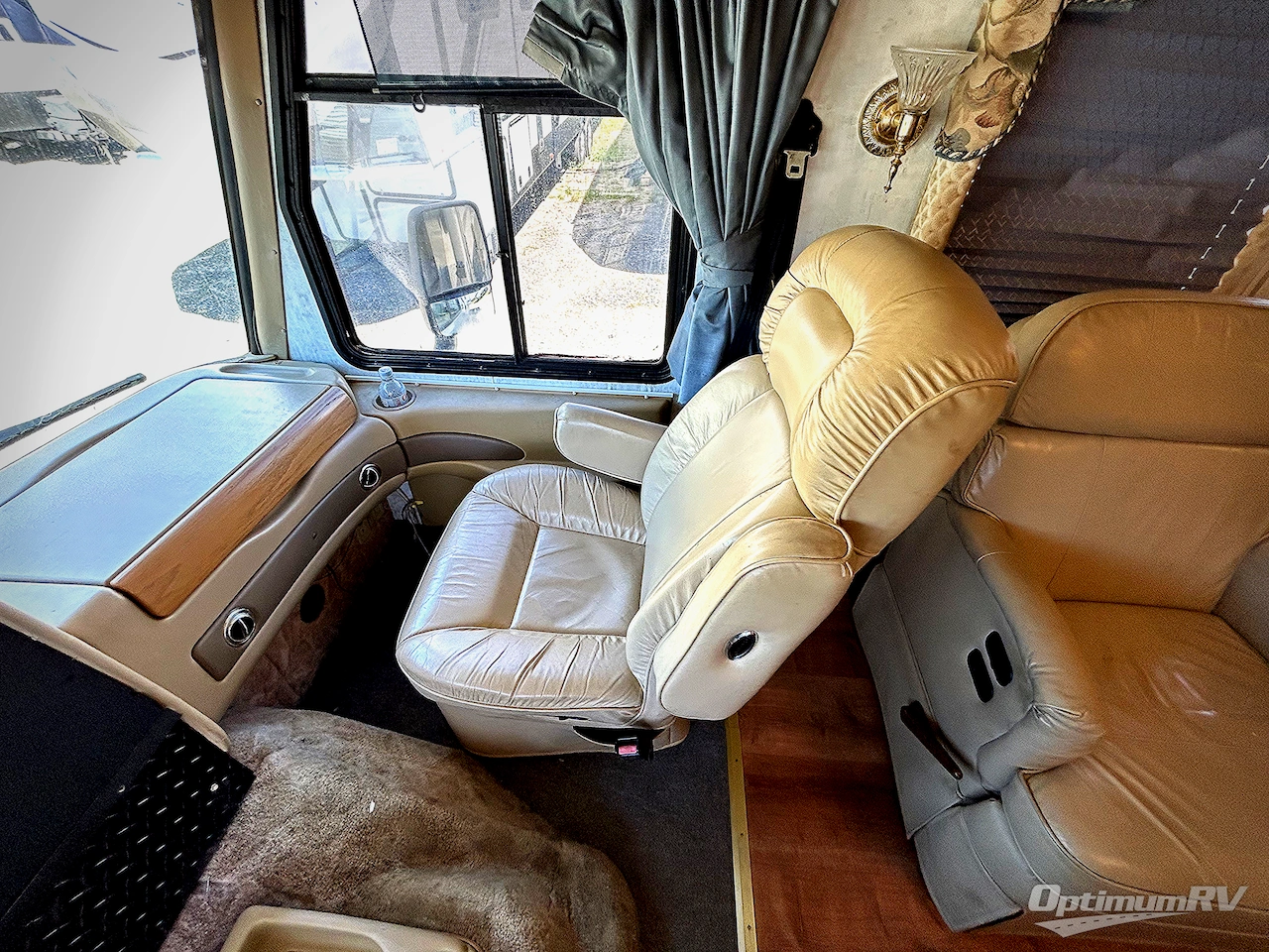 1999 Fleetwood Pace Arrow 36Z Photo 9