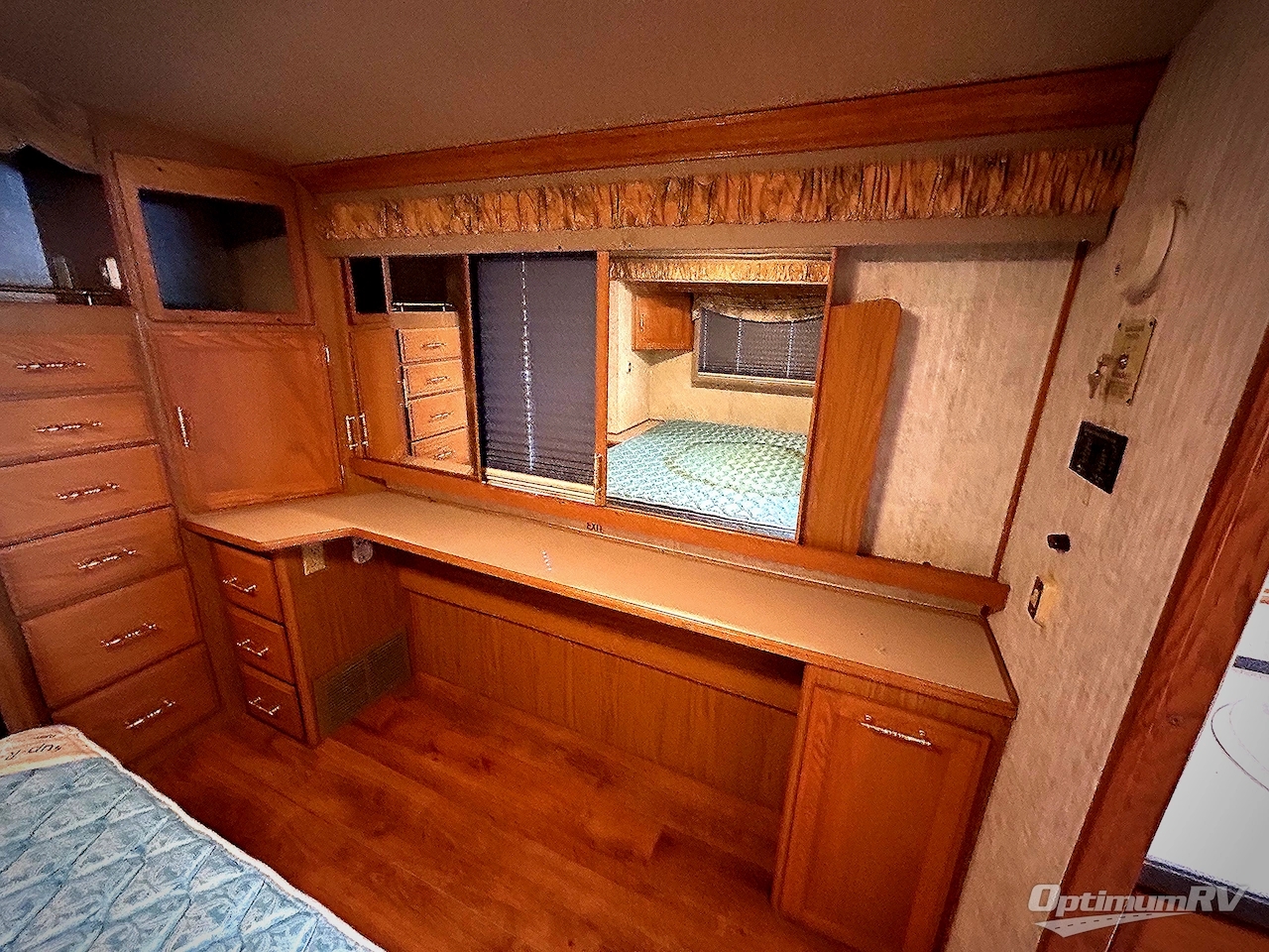 1999 Fleetwood Pace Arrow 36Z Photo 23