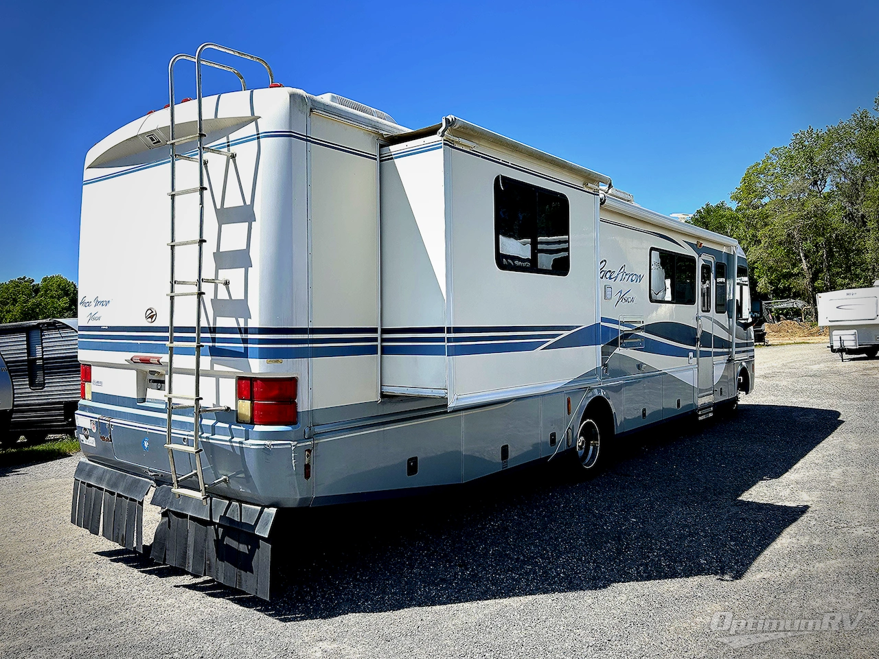 1999 Fleetwood Pace Arrow 36Z Photo 2