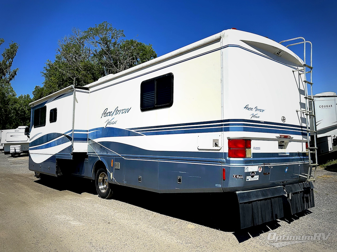 1999 Fleetwood Pace Arrow 36Z Photo 3