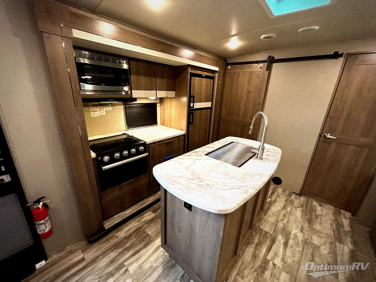 2021 Grand Design Imagine 3250BH Photo 12