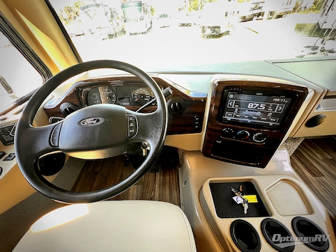 2019 Thor ACE 33.1 RV Photo 2