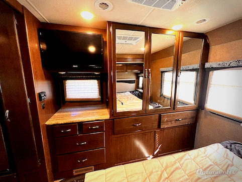 2019 Thor ACE 33.1 RV Photo 4