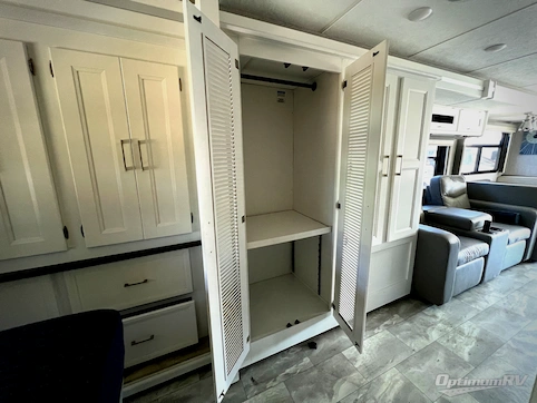 2021 Coachmen Encore 325SS RV Photo 4