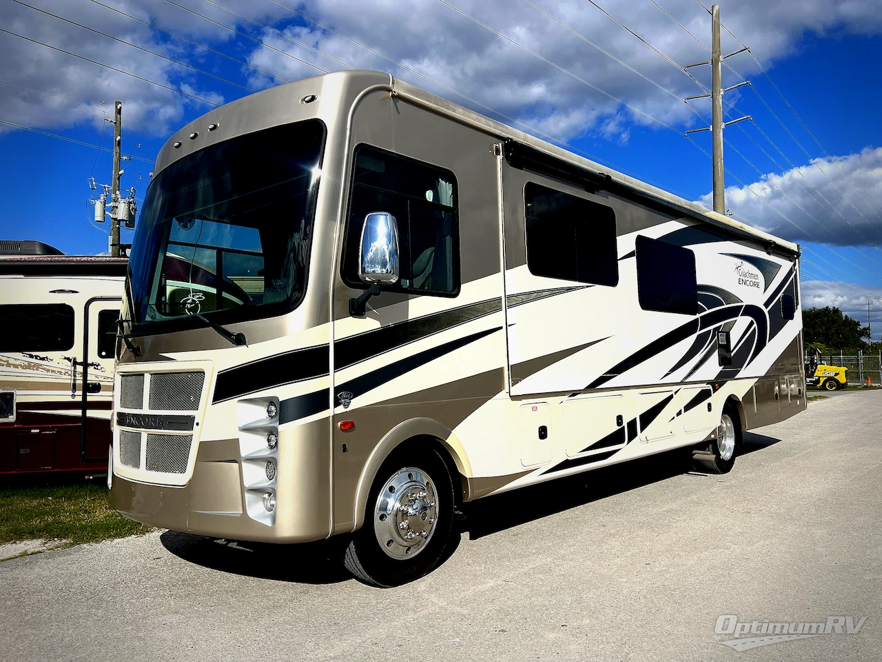 2021 Coachmen Encore 325SS Photo 2