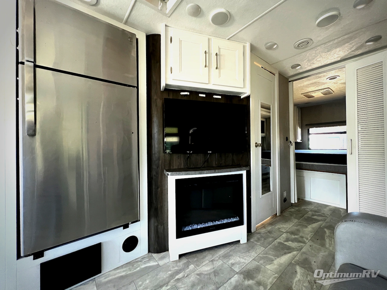 2021 Coachmen Encore 325SS Photo 10