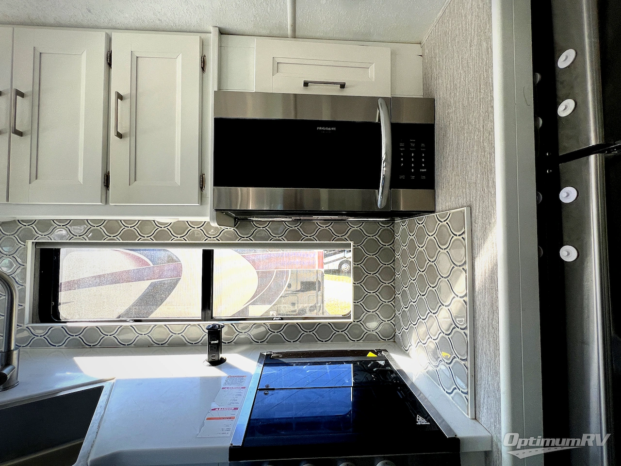 2021 Coachmen Encore 325SS Photo 14