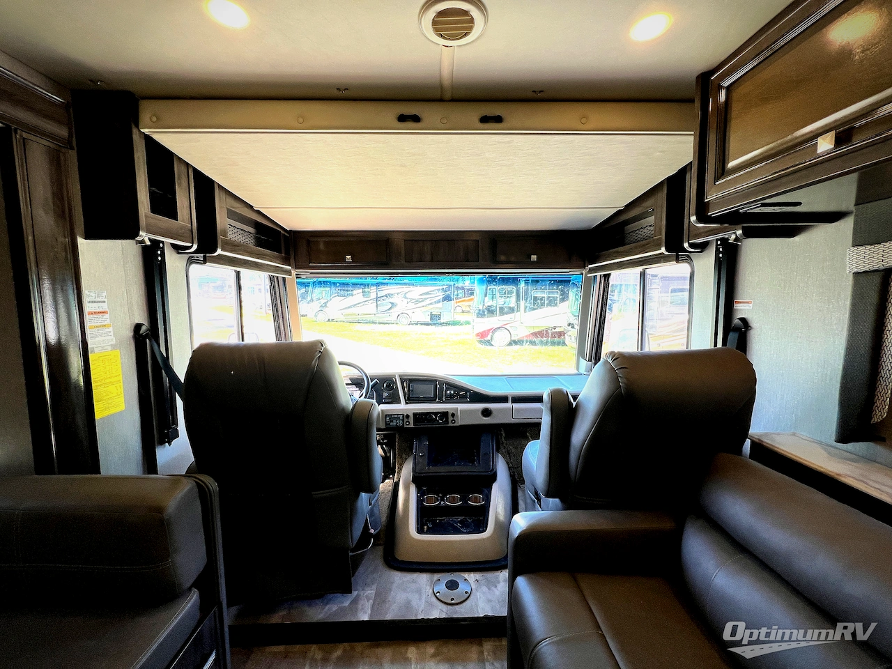 2021 Fleetwood Flair 28A Photo 6
