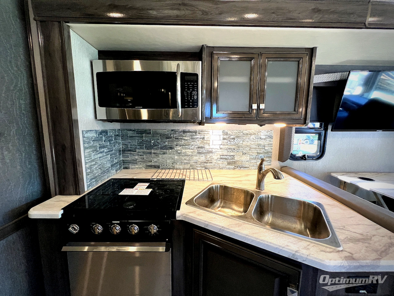 2021 Fleetwood Flair 28A Photo 14