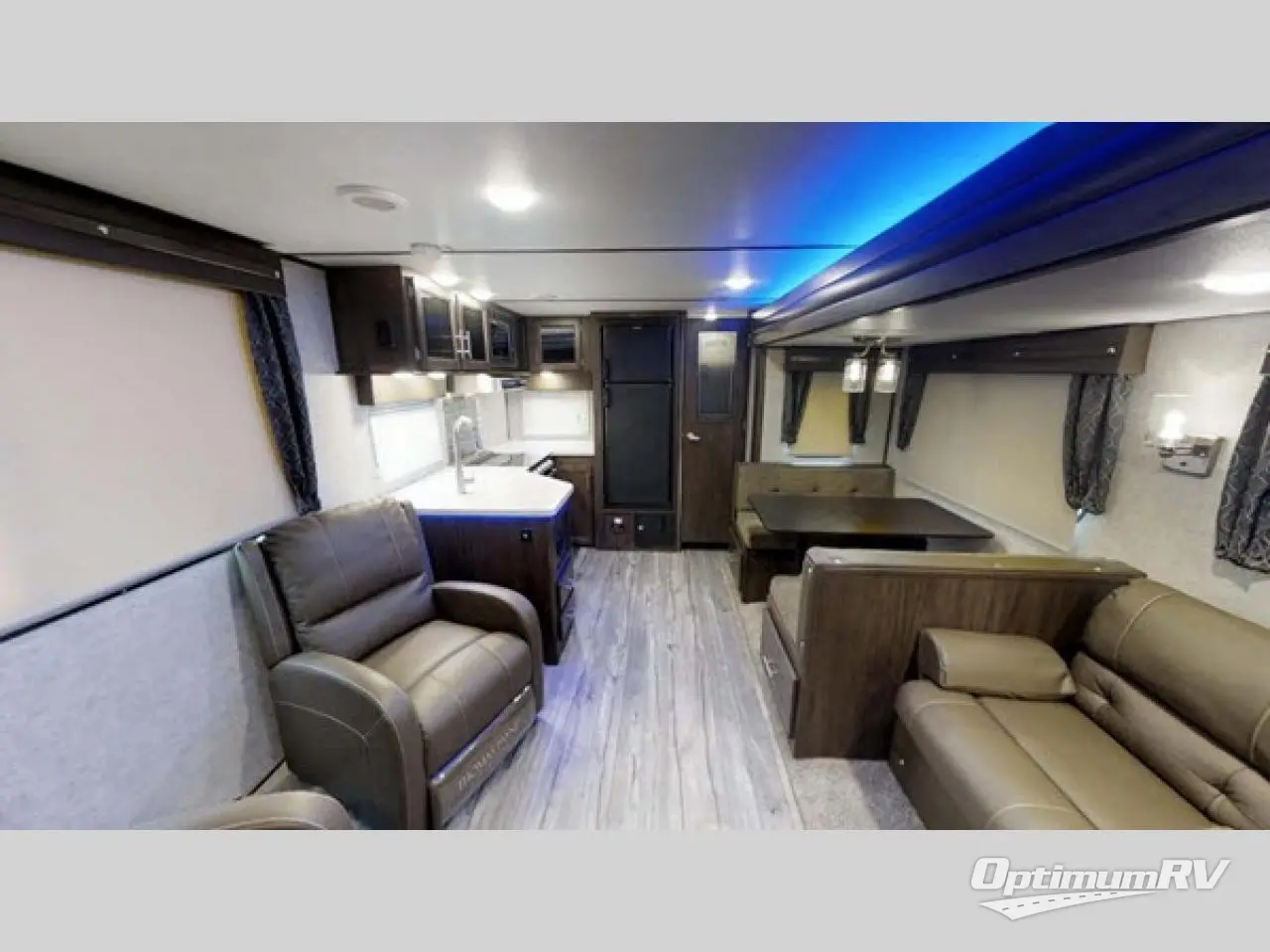 2019 Forest River Cherokee Alpha Wolf 27RK-L Photo 5