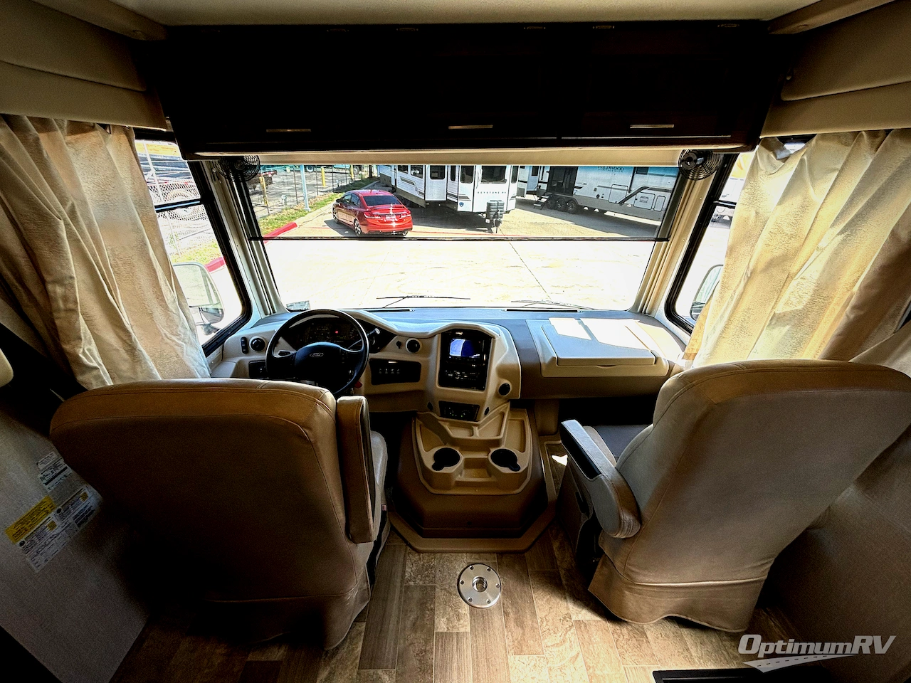 2021 Coachmen Mirada 32SS Photo 4