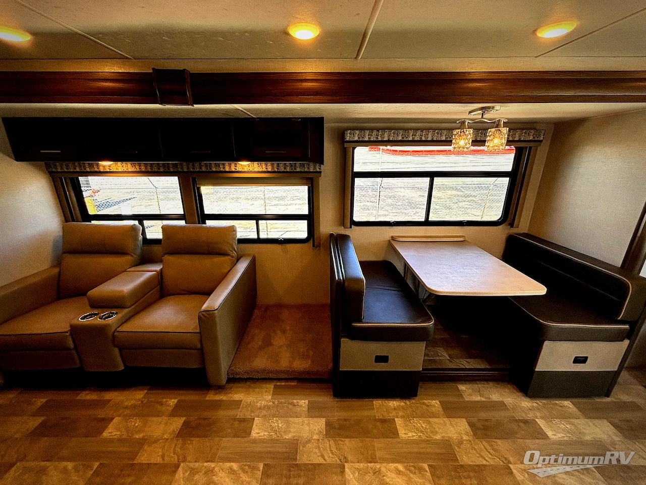 2021 Coachmen Mirada 32SS Photo 8