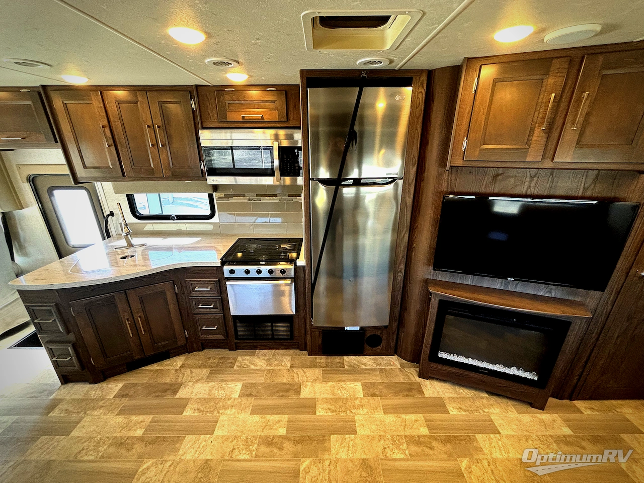 2021 Coachmen Mirada 32SS Photo 9