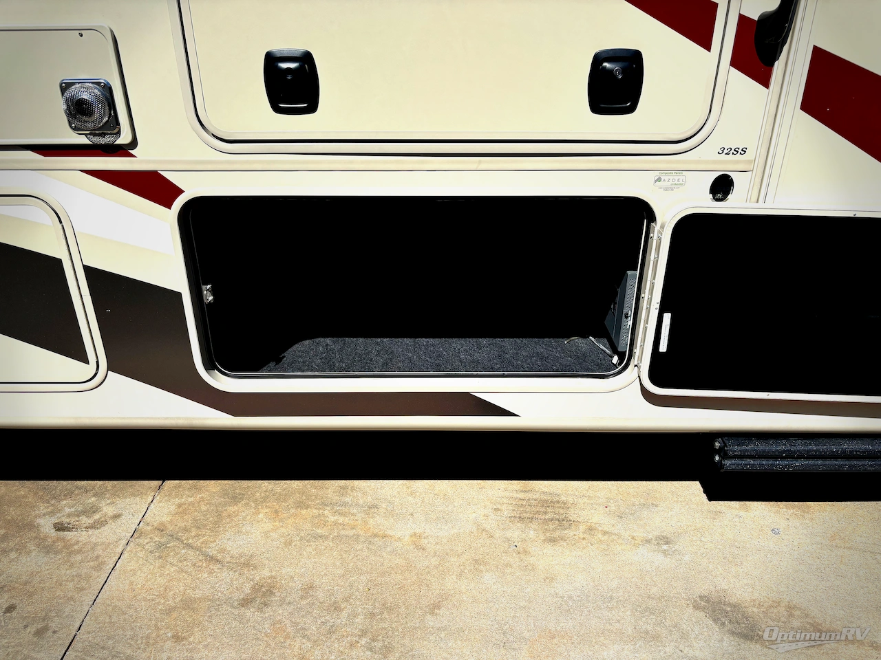 2021 Coachmen Mirada 32SS Photo 15