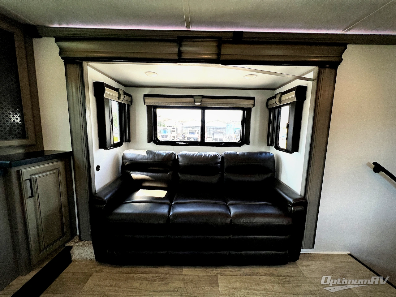 2022 Keystone Montana 3761FL Photo 10