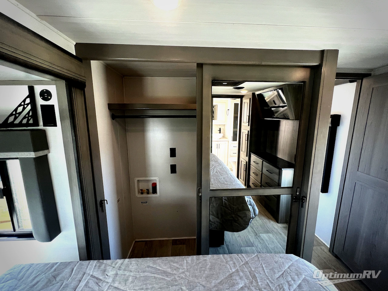 2022 Keystone Montana 3761FL Photo 23
