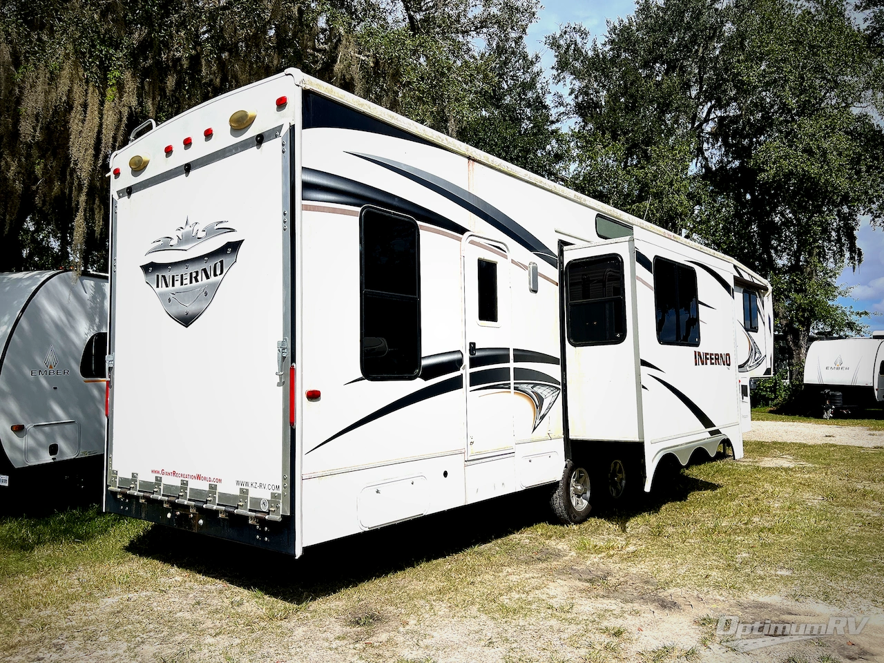 2012 KZ Inferno 3710T Photo 3