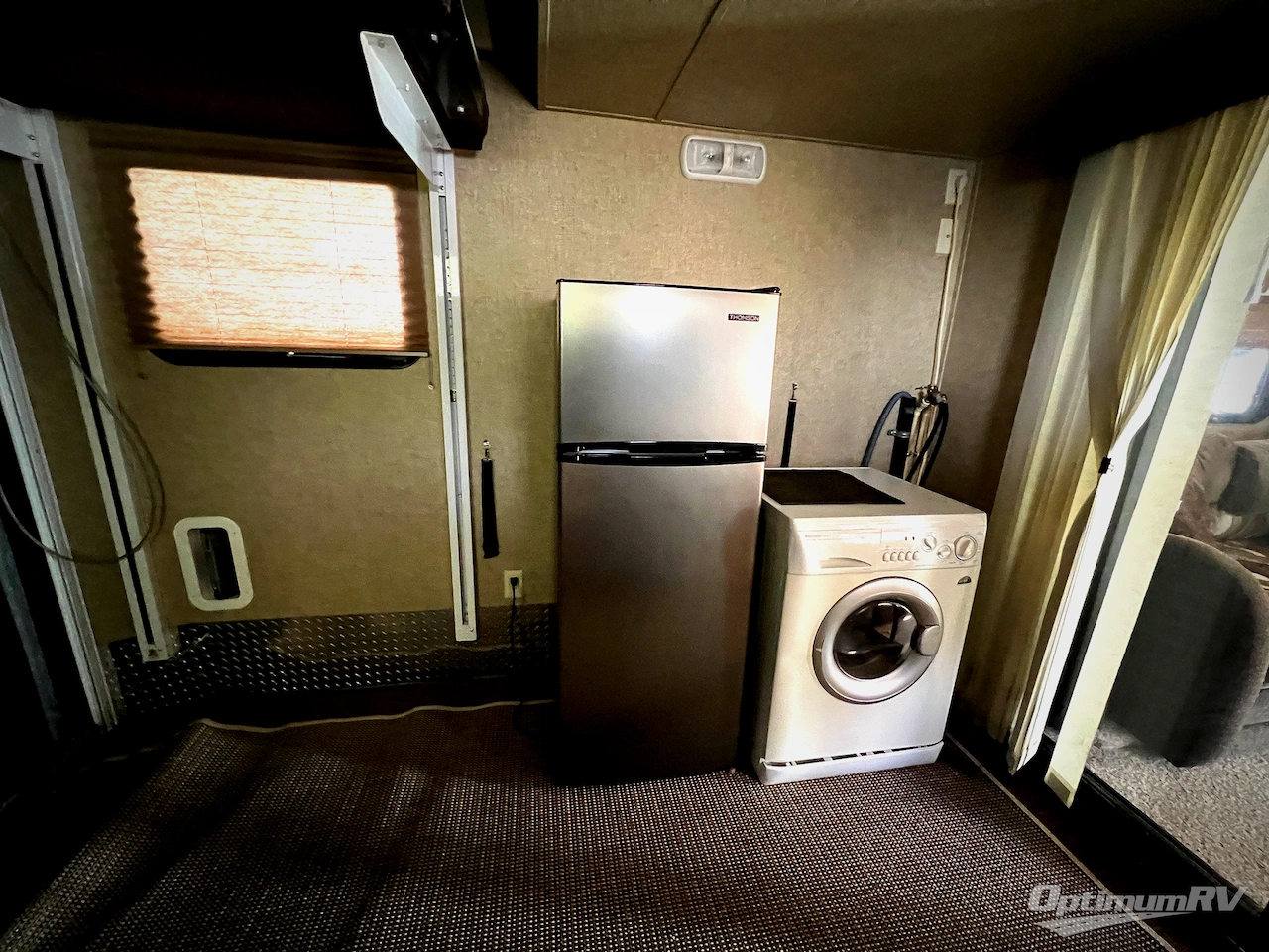 2012 KZ Inferno 3710T Photo 12