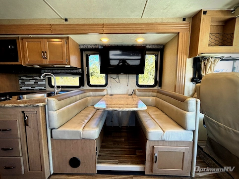 2018 Thor ACE 30.2 RV Photo 2