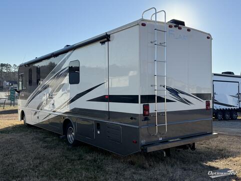 2022 Fleetwood Flair 32S RV Photo 3
