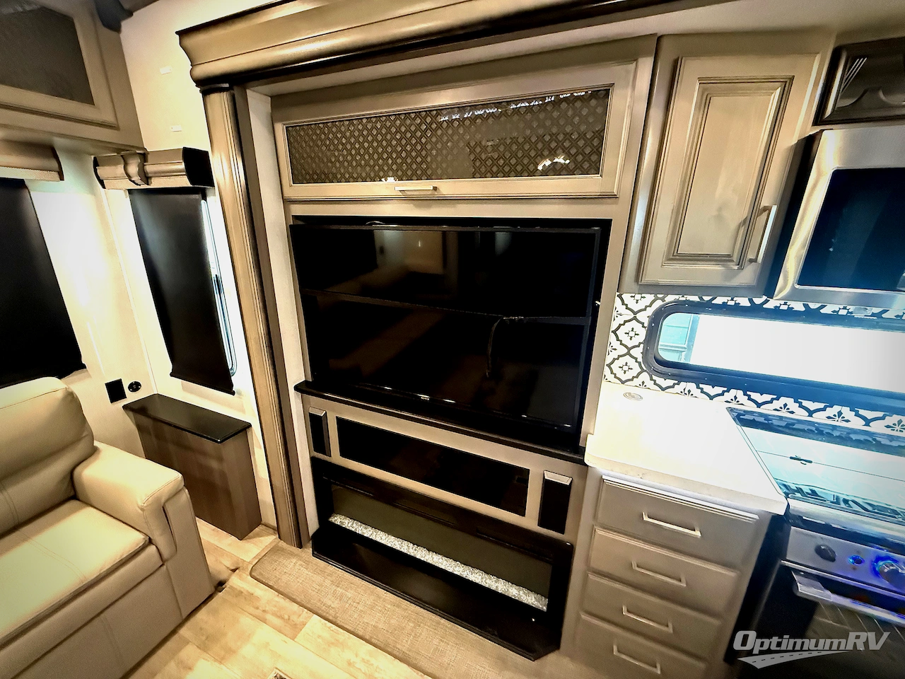2021 Keystone Montana 3120RL Photo 9