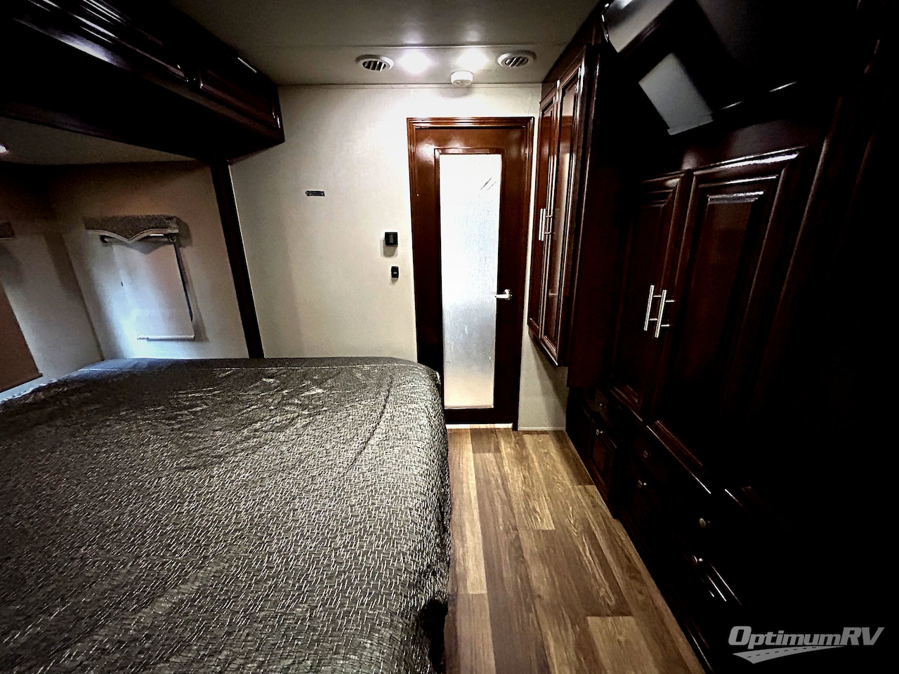 2019 Forest River Georgetown XL 369DS Photo 15