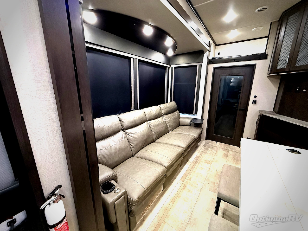 2021 Grand Design Momentum M-Class 351M Photo 6