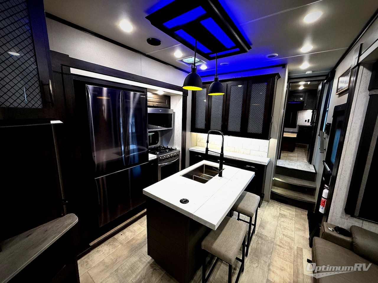 2021 Grand Design Momentum M-Class 351M Photo 8