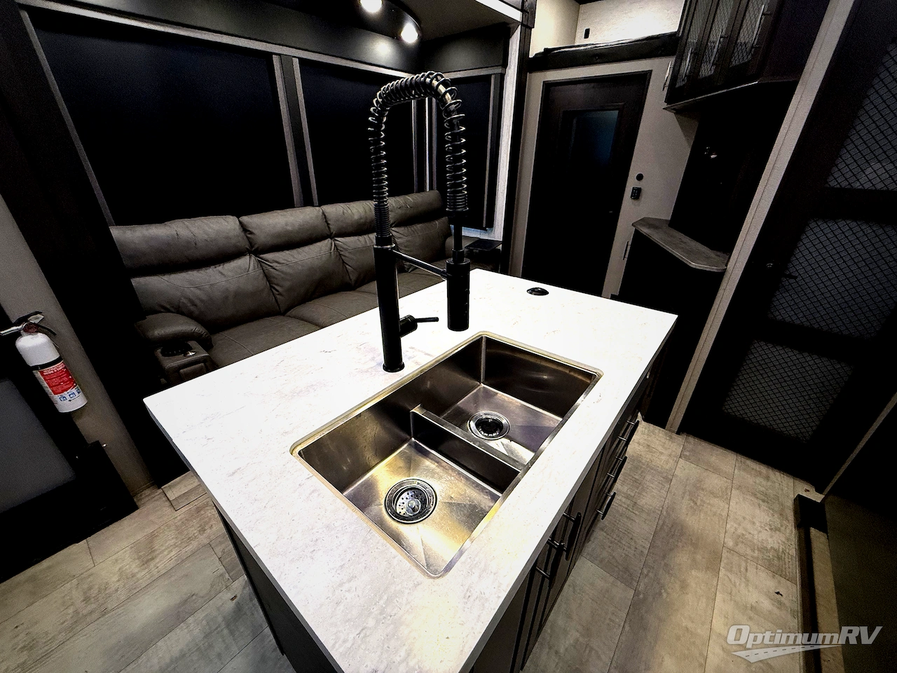 2021 Grand Design Momentum M-Class 351M Photo 9